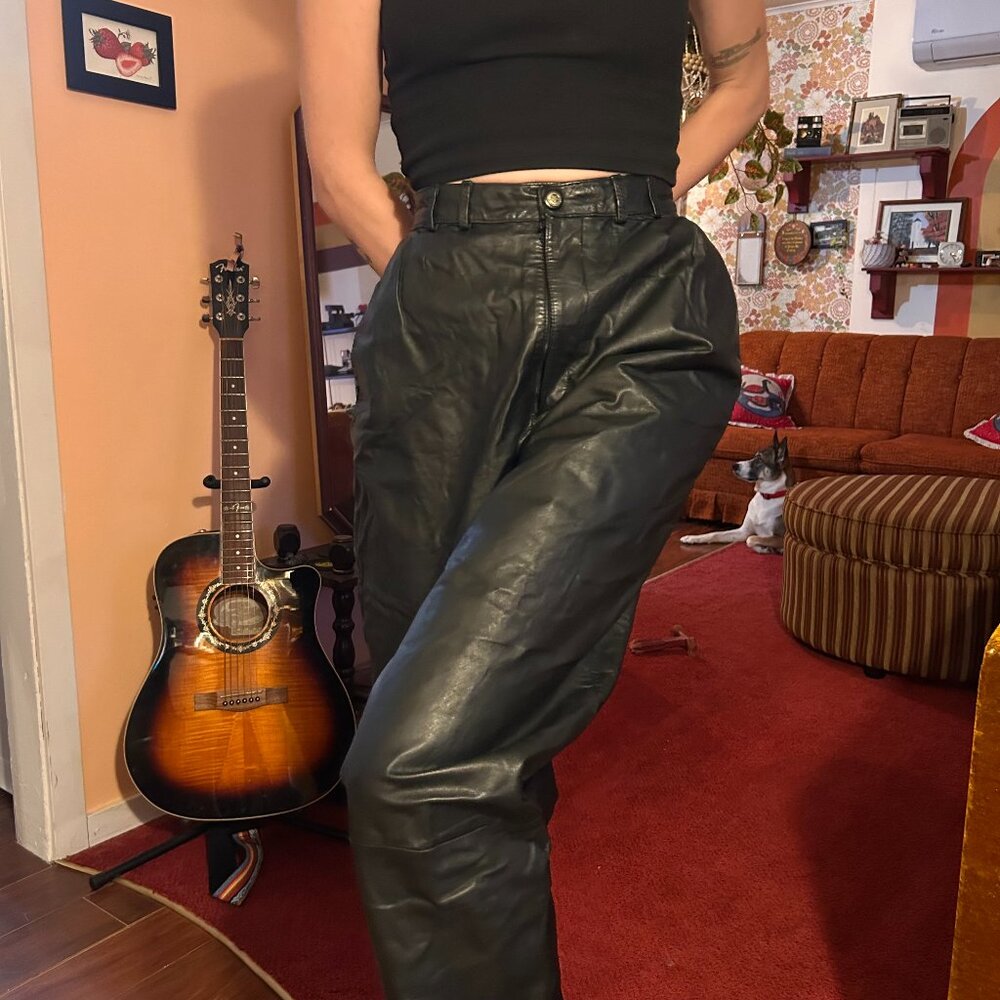 1990s 100% Leather high waisted pleated tapered black trousers from - Paris spor